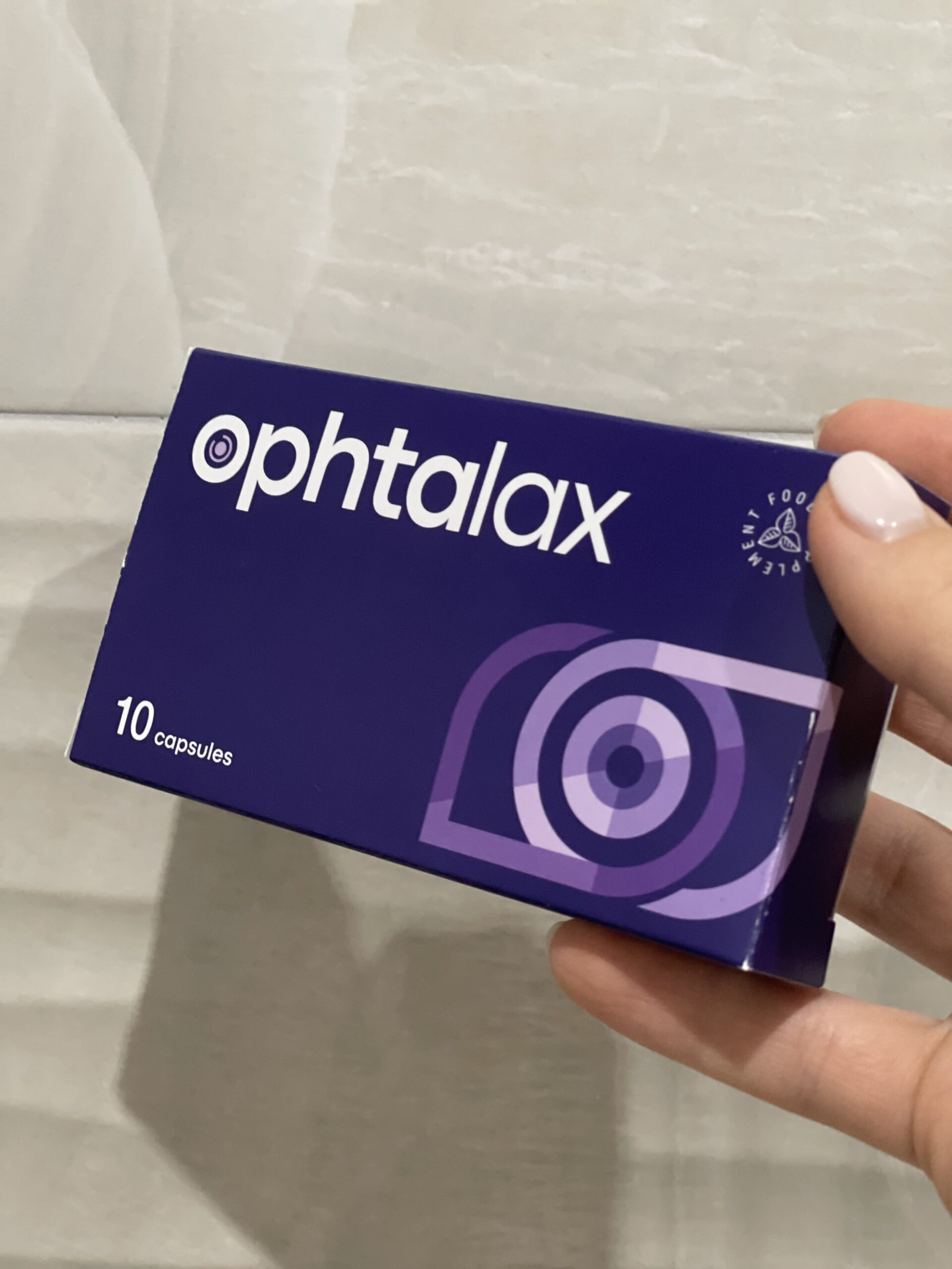 Капсулы Ophtalax для здоровья глаз с лютеином, зеаксантином, витаминами C и E, и цинком — эффективное средство для защиты зрения и снижения усталости глаз.